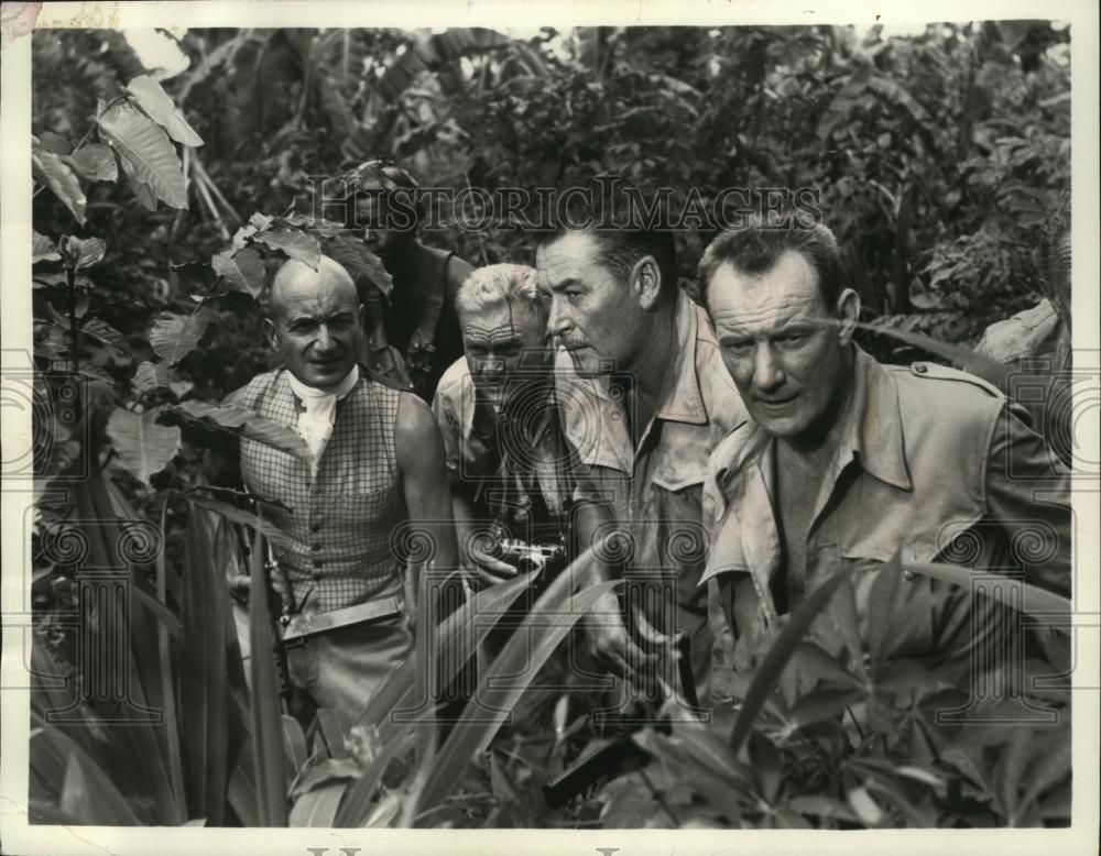 1963 Press Photo Eddie Albert, Errol Flynn, Trevor Howard in - mjx04077