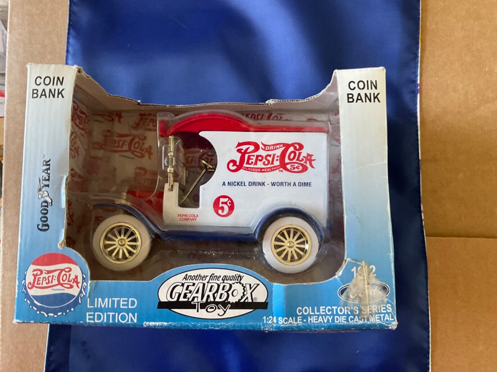 Pepsi Cola Limited Edition Coin Bank 1912 Ford Delivery Truck