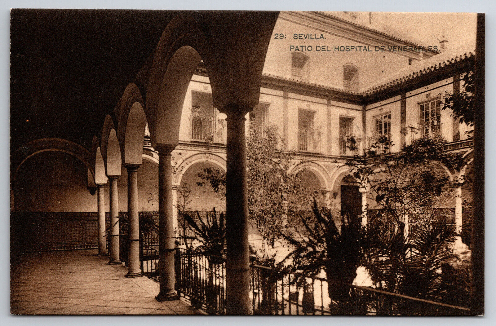 Vintage Postcard Sevilla Patio Del Hospital De Venerables