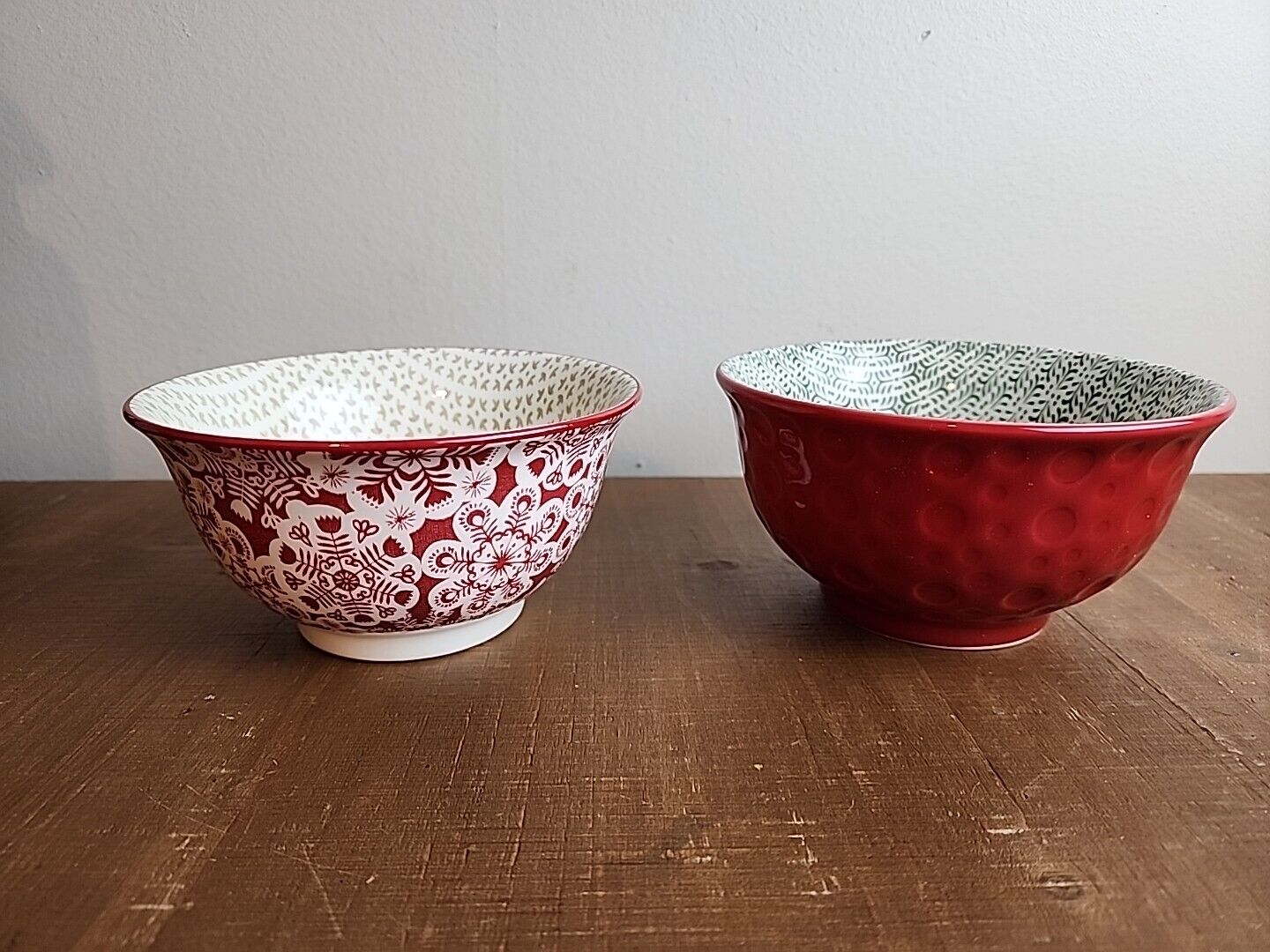 Set of 2 Hallmark Holiday 2017 Red Patterned Bowls 5 1/4\