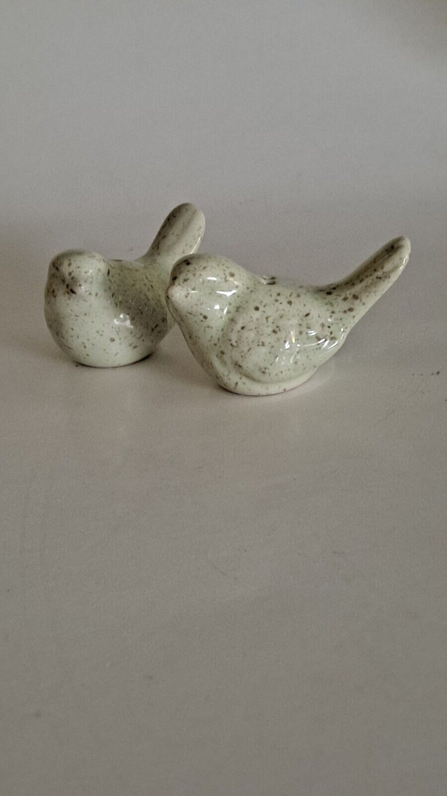 Speckled Pale Green Bird Salt & Pepper Shakers - FREE S/H