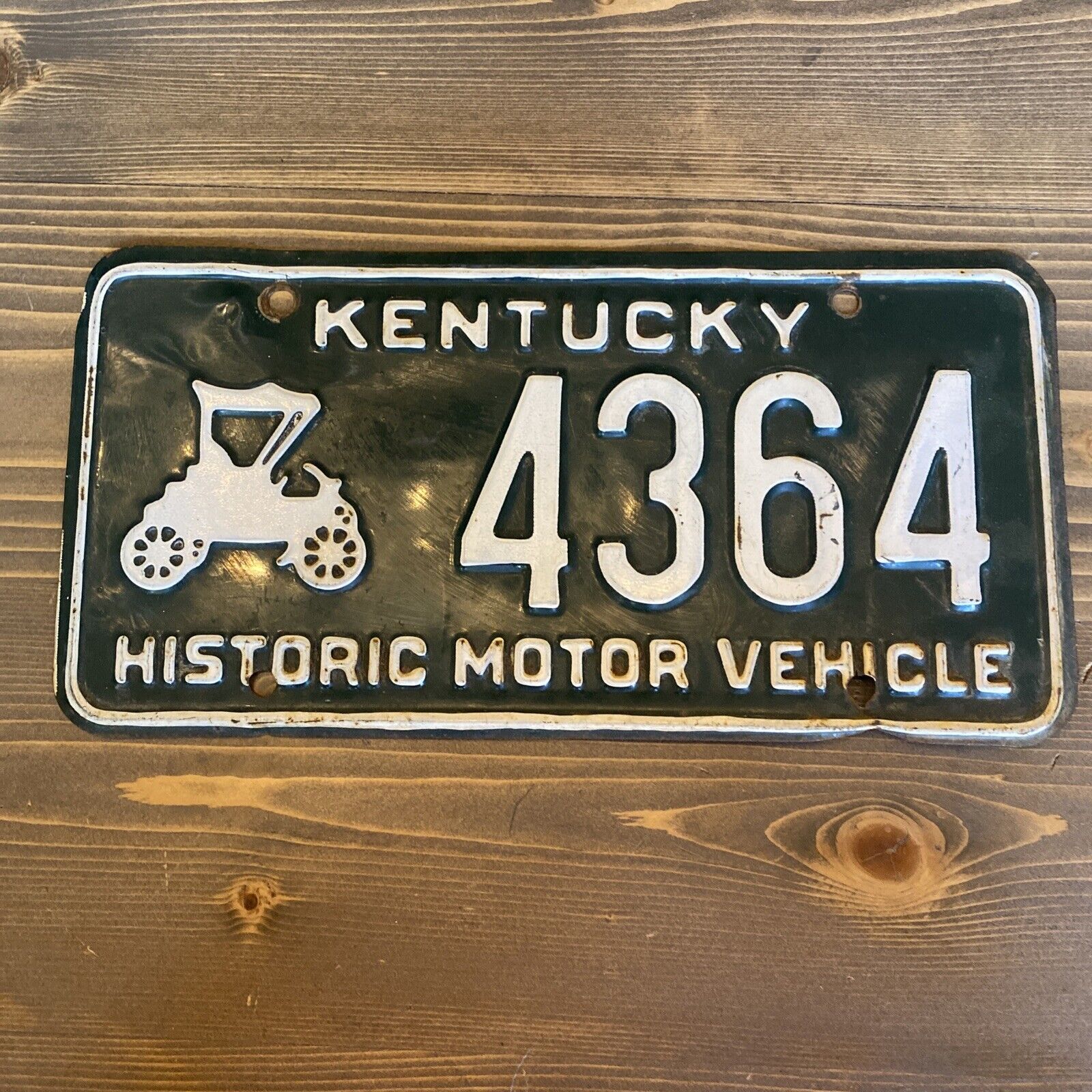 Kentucky Historic Motor Vehicle License Plate 4364 Green White Border