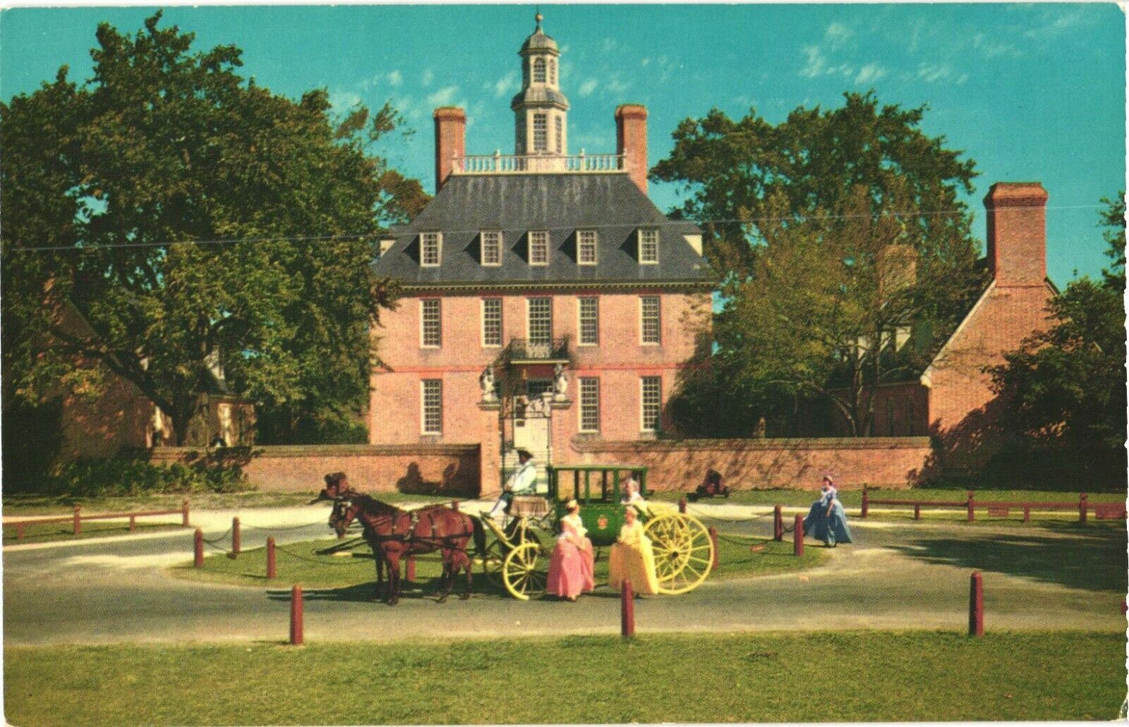 An 18th-Century Carriage At Governor\'s Palace, Williamsburg, Virginia Postcard