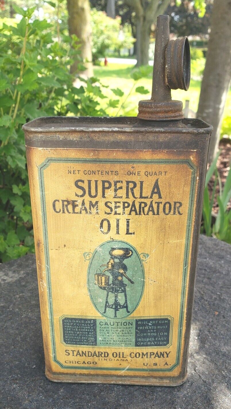 Vintage Standard Oil 1 Quart SUPERLA Cream Separator Oil Can  w/ Spout