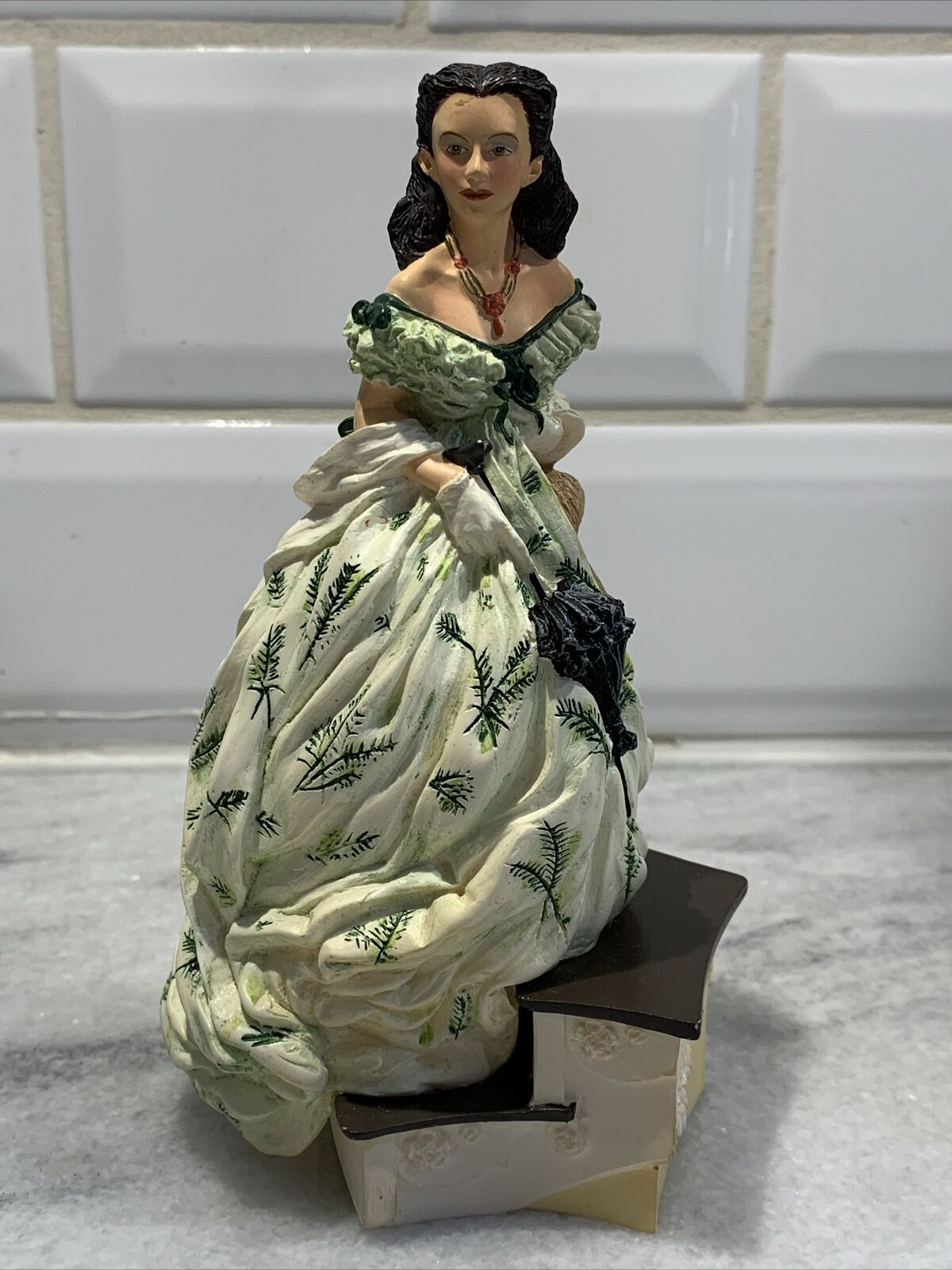 Scarlett O\'Hara On Staircase Green White Dress Figurine Approx 6”T