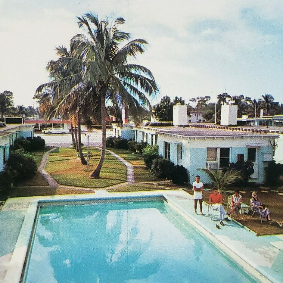 Florida Sun Colonist Motel Postcard 1950s Fort Lauderdale Swimming Pool FL B1177