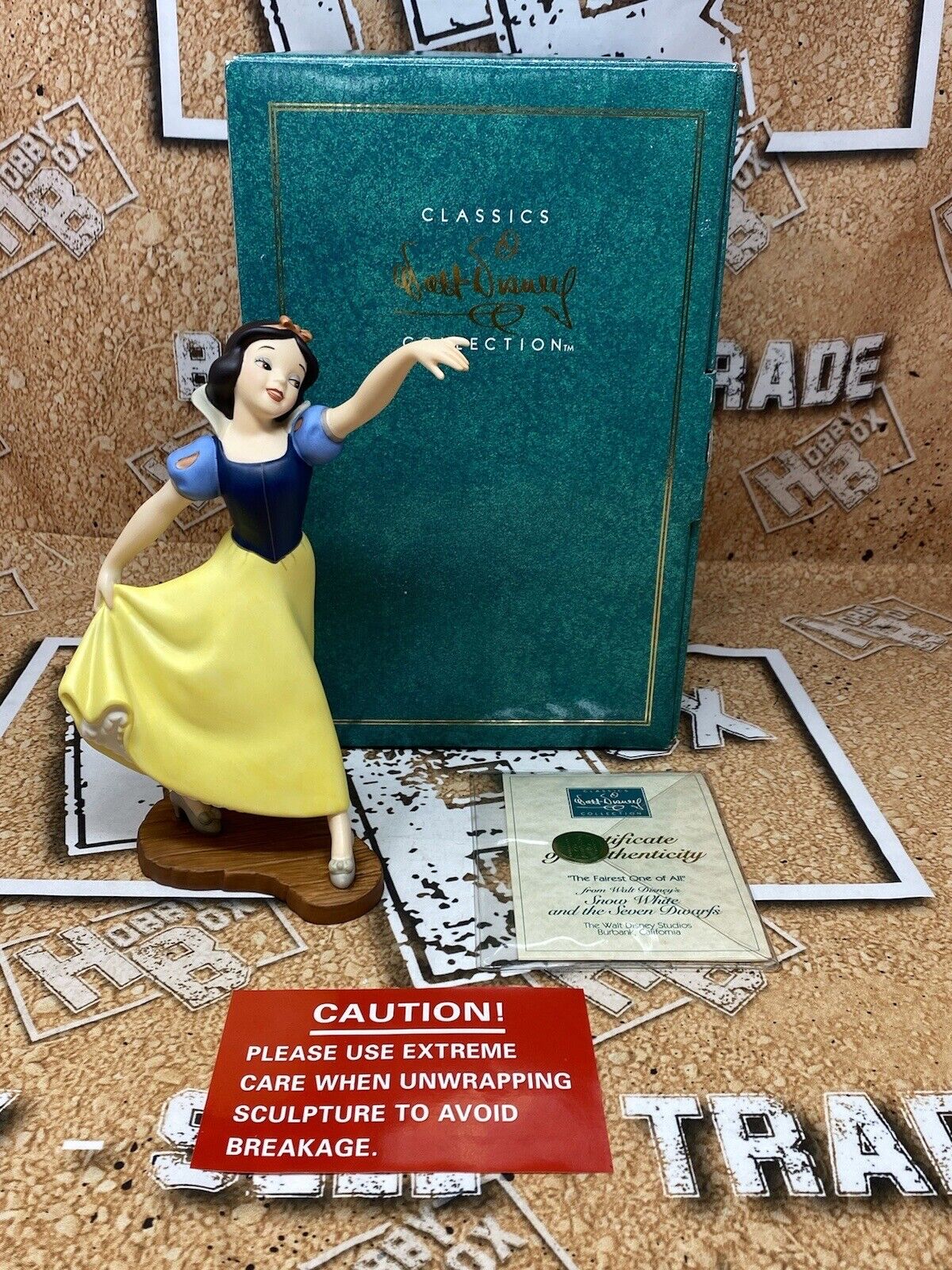 Walt Disney Classic Collection Snow White and the Seven Dwarfs Figurine w/ COA