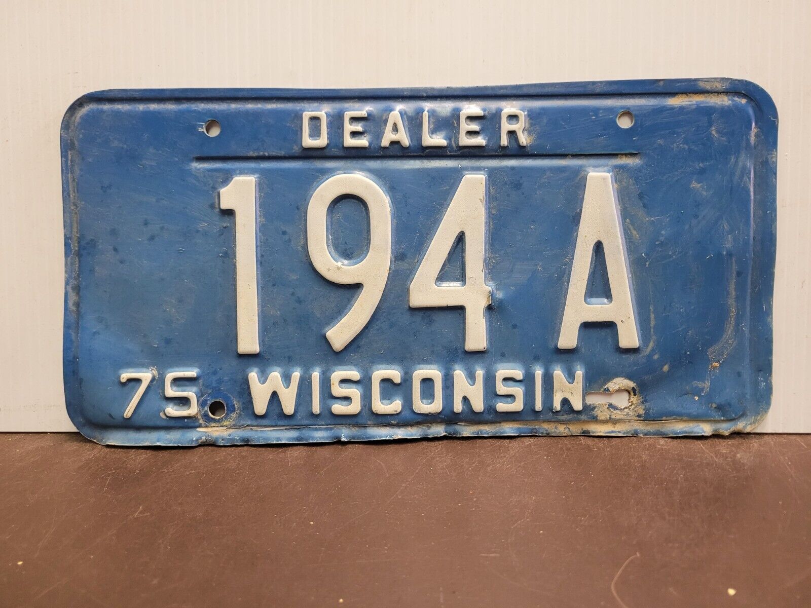 1975 WISCONSIN DEALER License Plate Tag Original.
