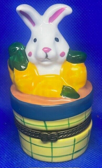 Vintage Easter Bunny Rabbit with Carrots Hinged Jewlery Trinket Box