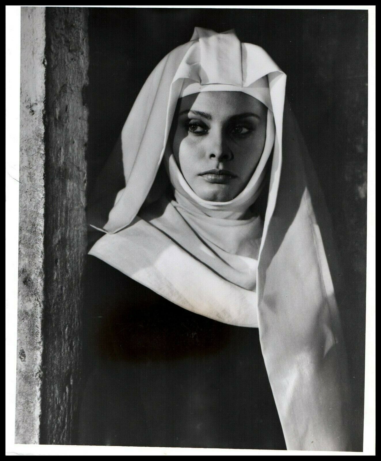 Glamorous Italian Beauty Sophia Loren 1960s STYLISH POSE VINTAGE ORIG Photo 504