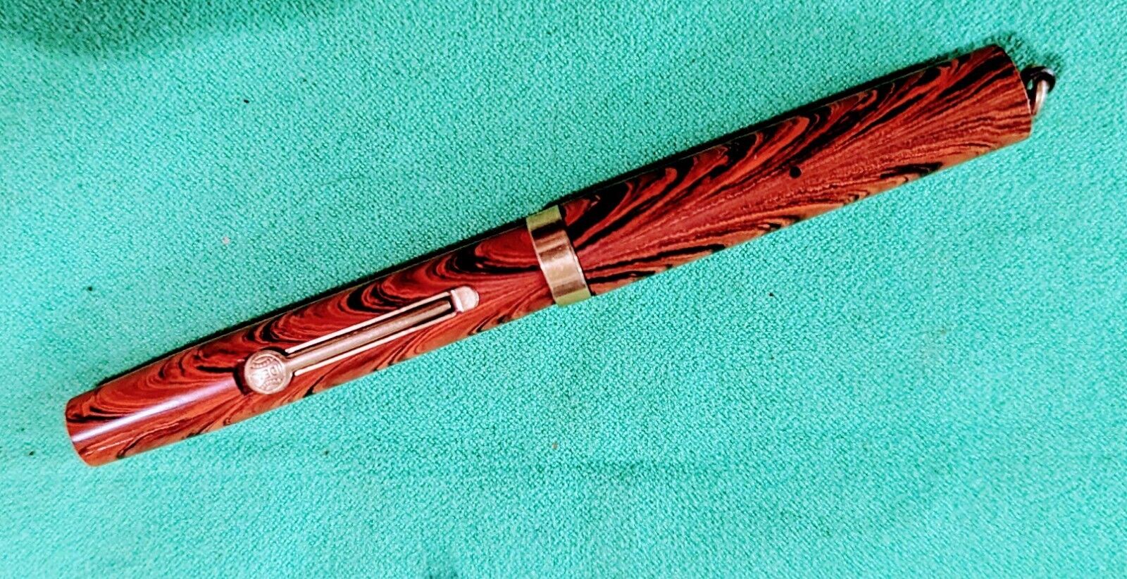 Vintage 1920\'s Waterman 52 1/2 V Fountain Pen - Red Ripple Ring Top VG condition