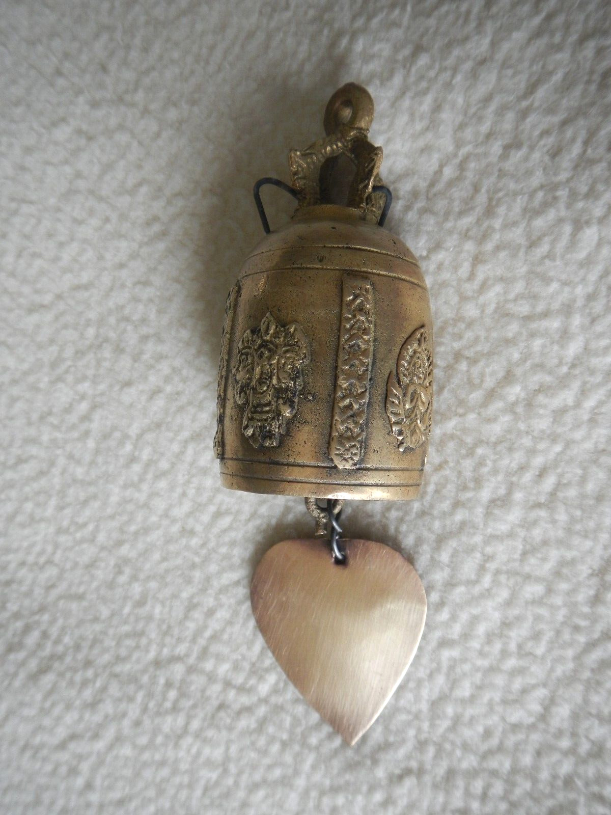 VINTAGE - ANTIQUE BRASS - THAI TEMPLE MEDITATION BELL - WITH HEART WIND CHIME