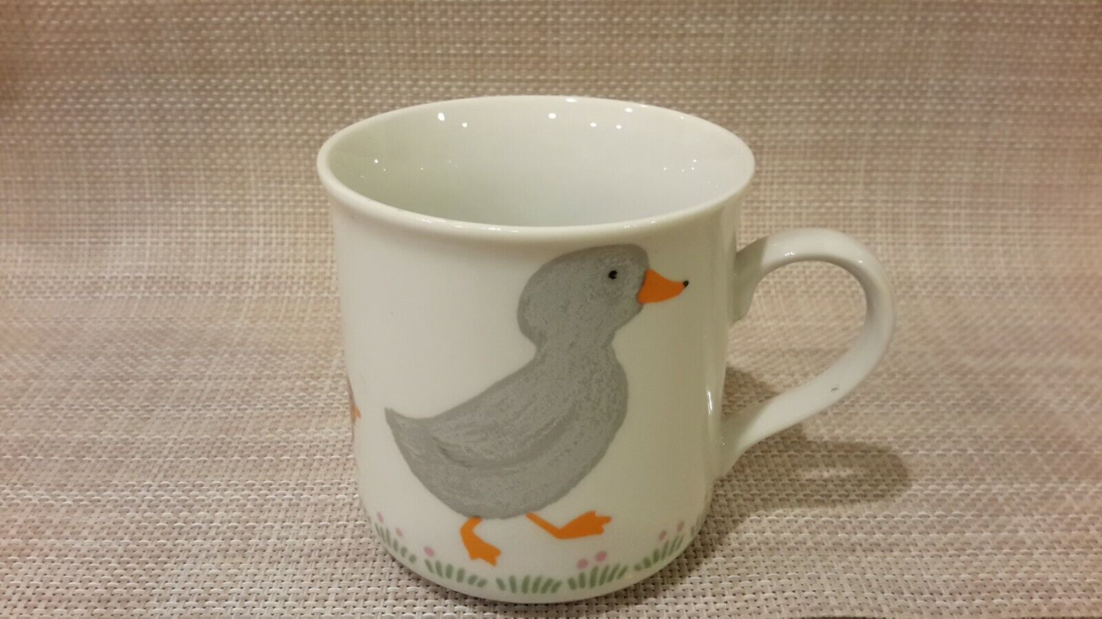Vintage Mama Duck with Ducklings Coffee Mug Made by  Gibson Japan EUC