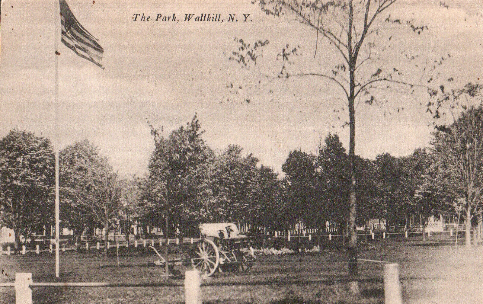 WALLKILL New York NY 1921 Park with American Flag & Cannon Orig VTG POSTCARD