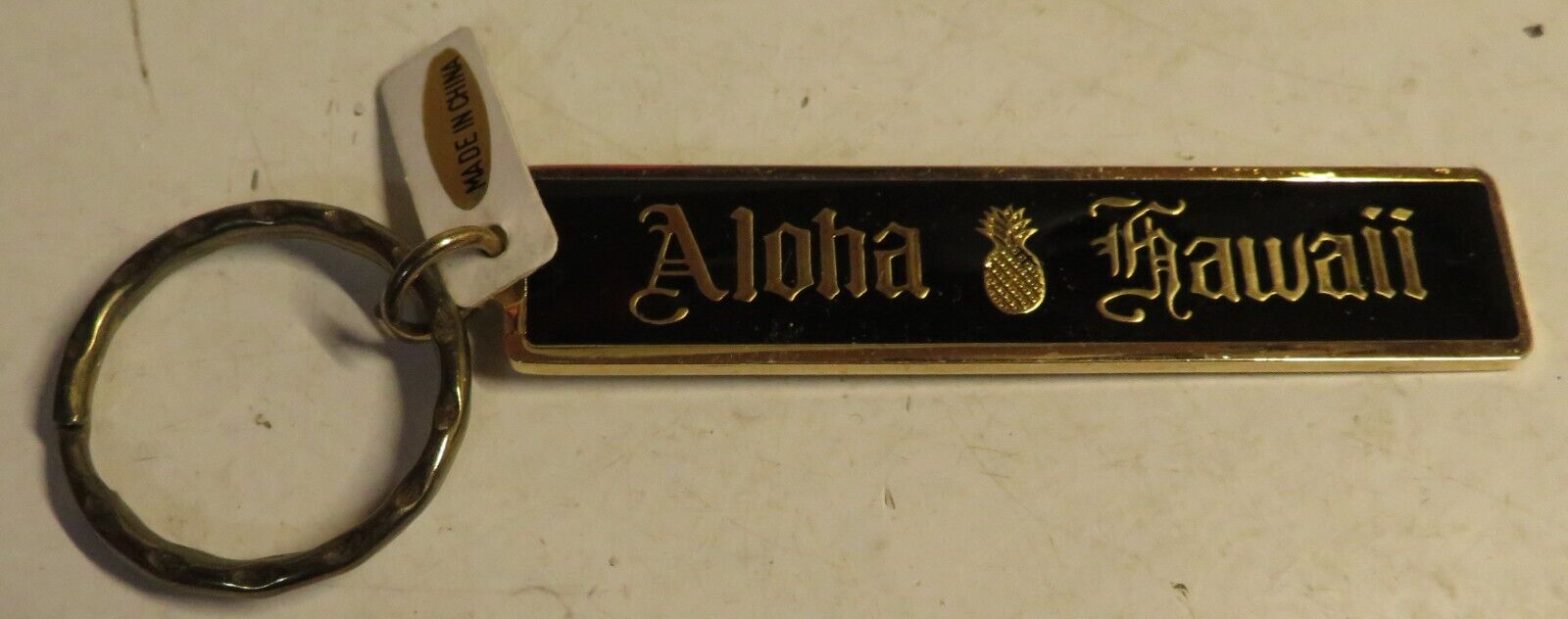 CAROL - KALOLA Aloha Hawaii Souvenir Keyring Black Gold Tone New Old Stock Vinta