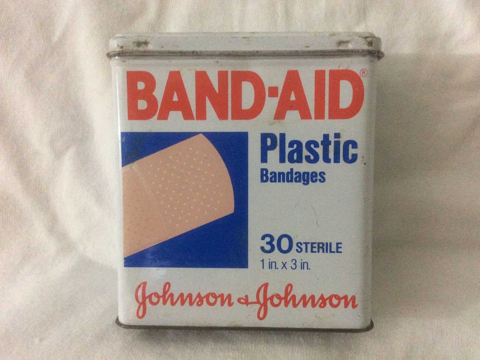 Vintage Band-Aid Metal Box 30 Plastic Sterile Johnson & Johnson 1x3”