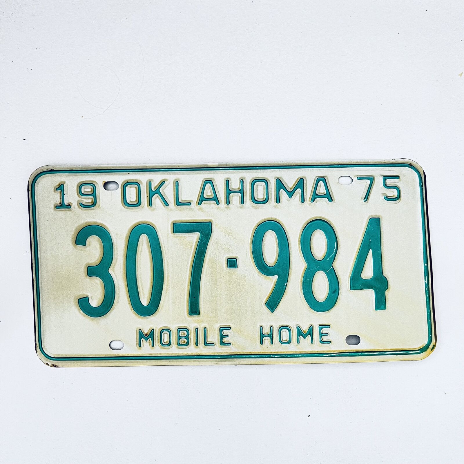 1975 United States Oklahoma Base Mobile Home License Plate 307-984