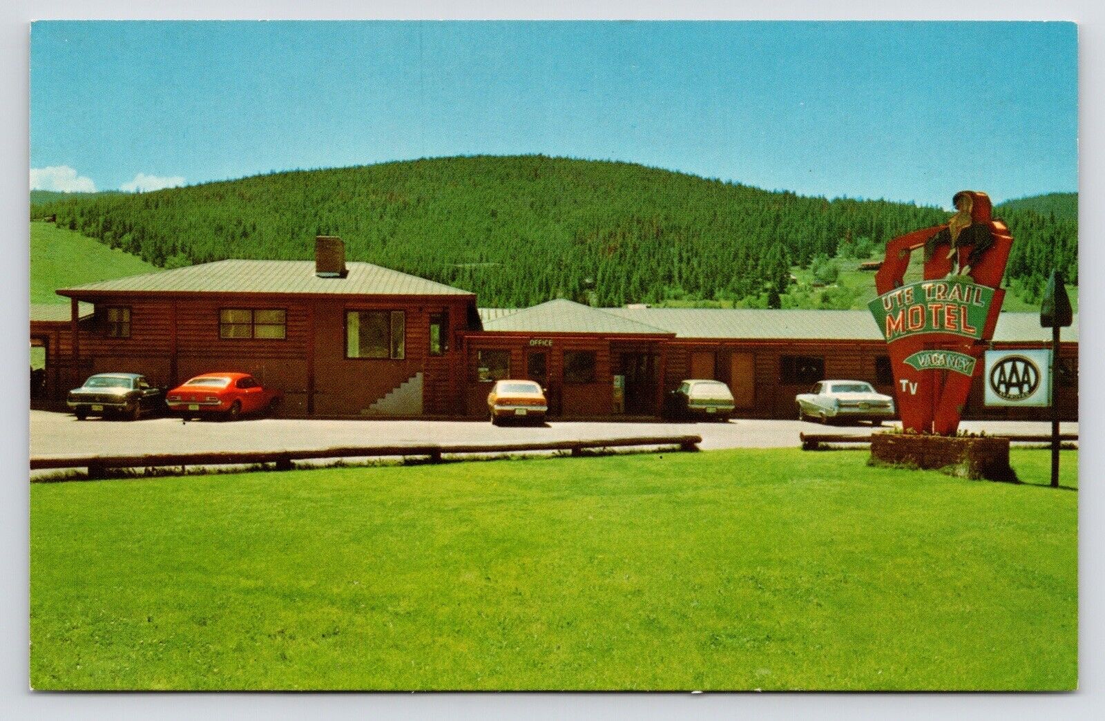 c1950s~UTE Trail Motel~Neon Sign~US HWY 40~Hot Sulphor~Colorado CO~VTG Postcard