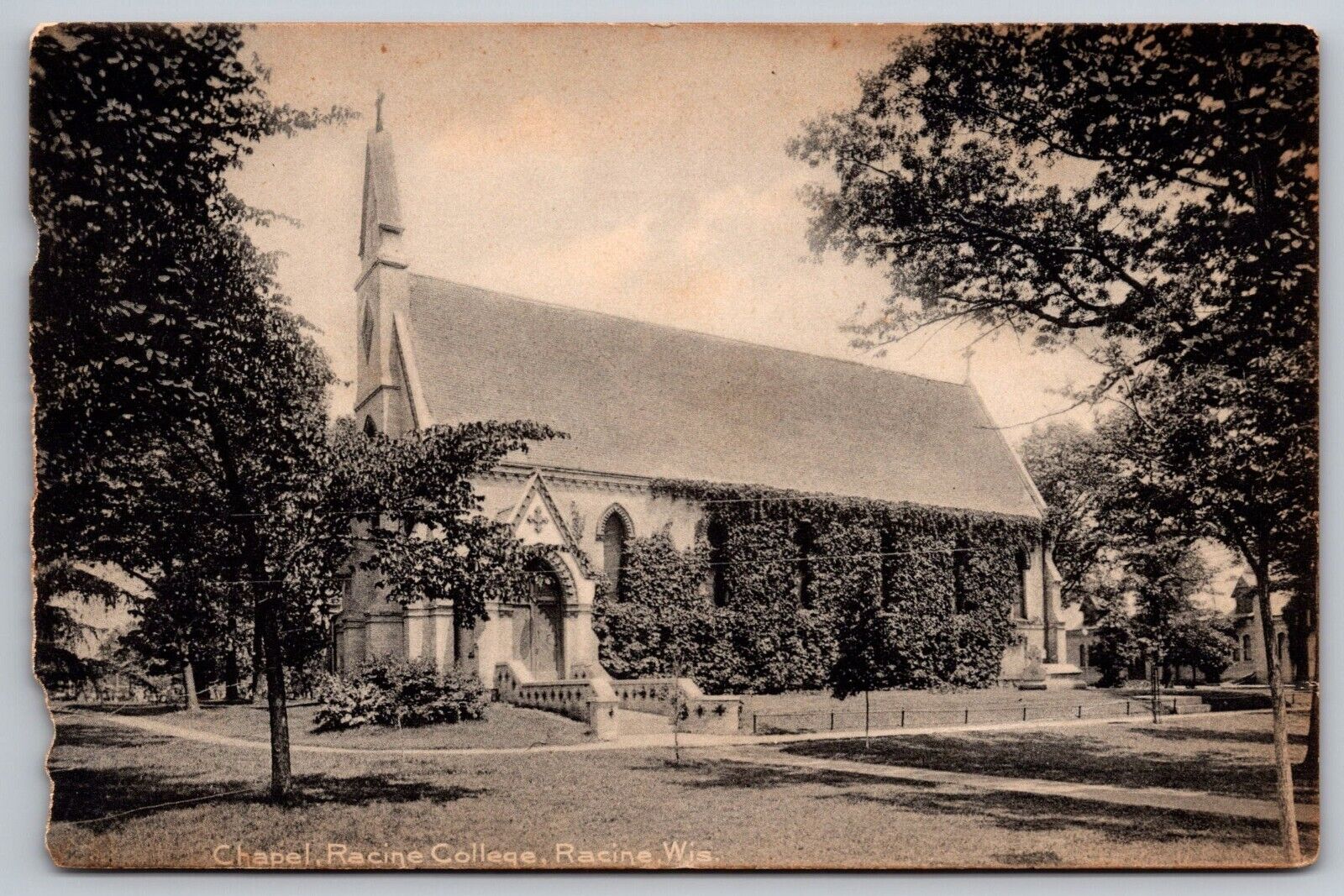 PostCard WI Racine Wisconsin John\'s Chapel at Racine College | c1900s UDB
