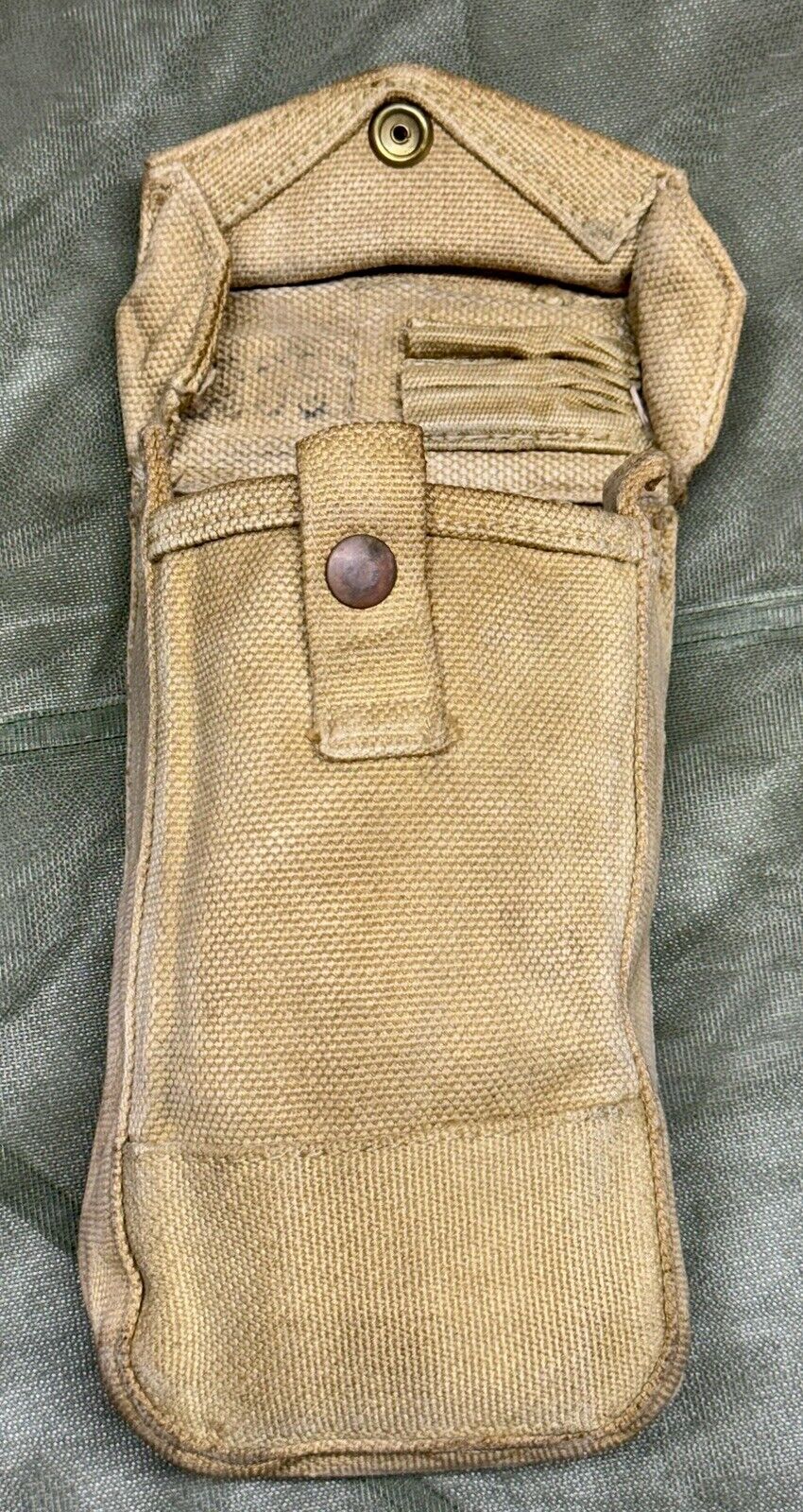 Early WWII British Pattern 1937 / P37 Single Ammo Pouch - Marked