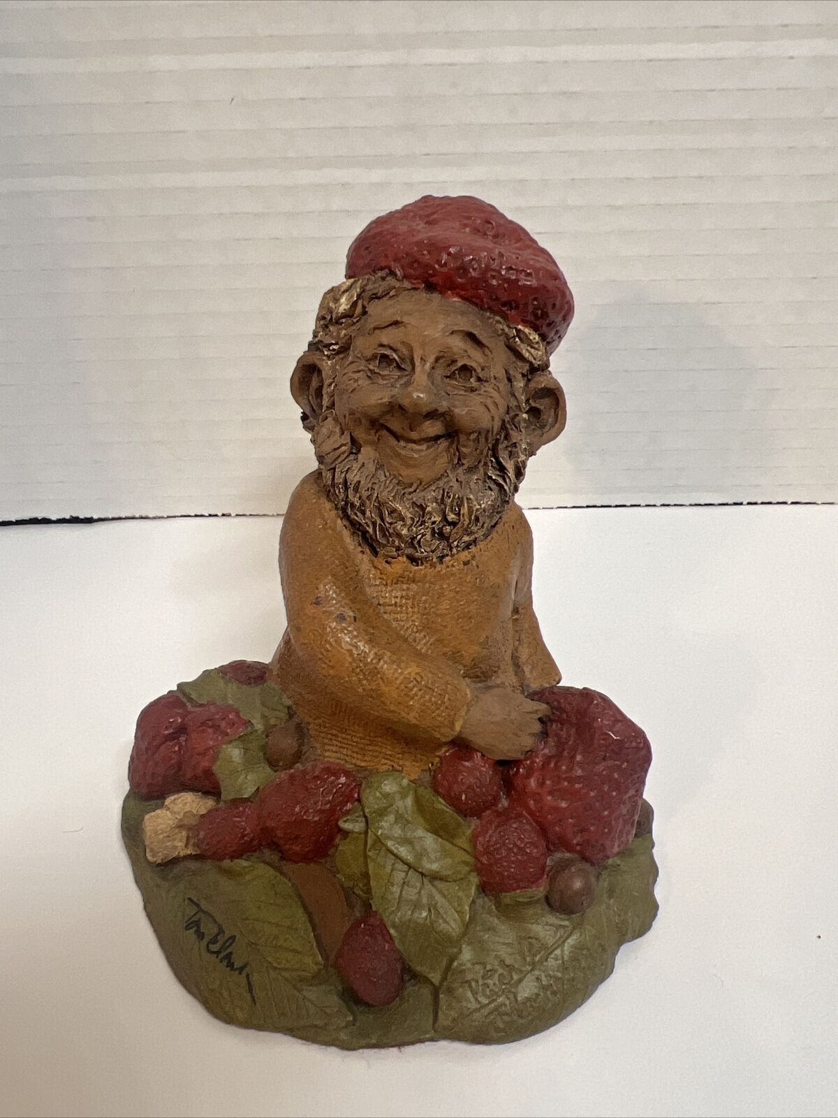 VTG 1983 Tom Clark Resin Gnome Figurine “PATCH” Strawberries~#69 (B-1)