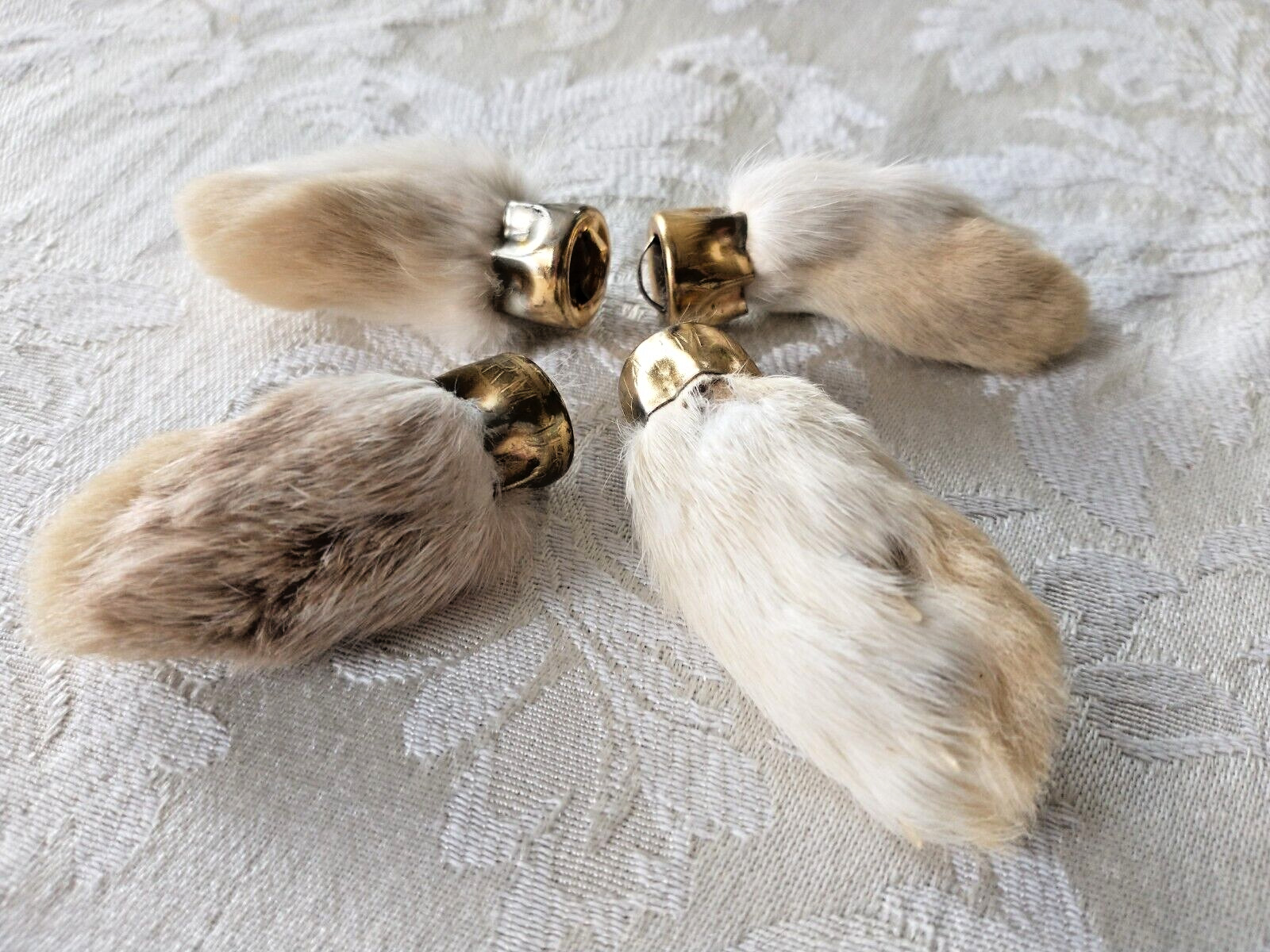 Lucky Charm Natural Real Rabbits Foot Feet For Key Ring - Has Claws