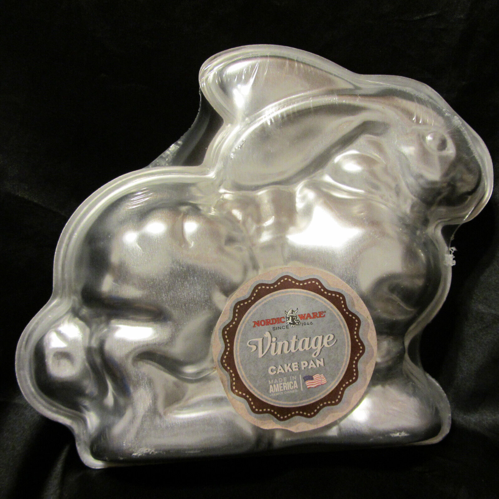 Nordic Ware 3D Cake Pan Bunny Rabbit Cake Mold Vintage New Sealed