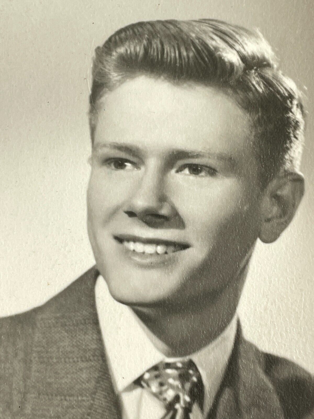 R9 Photograph 1940-50\'s Young Man High School Portrait 