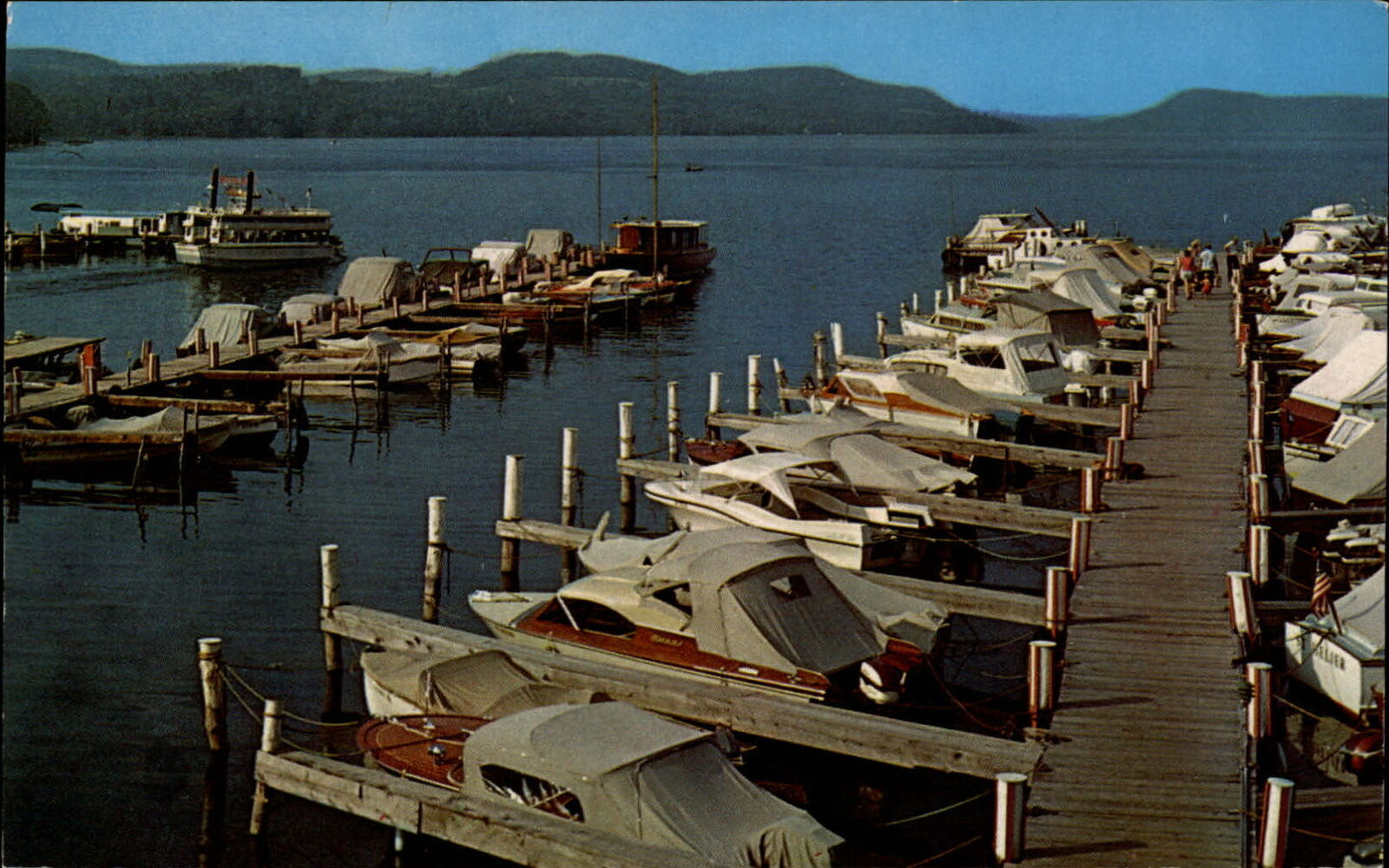Cooperstown New York ~ Otsego Lake ~ Lake Front Motel Marina ~ postcard sku243
