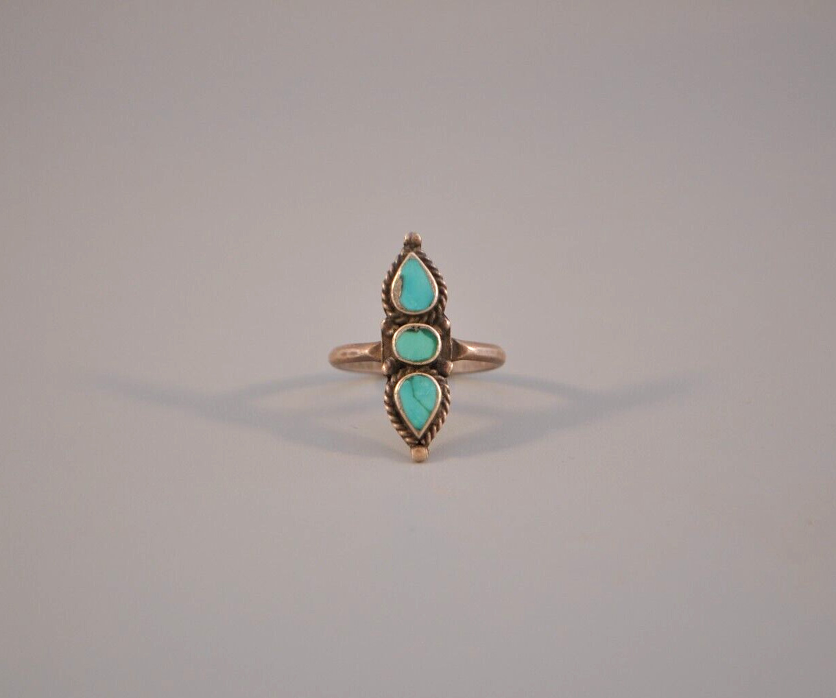 Old Pawn Zuni Sterling Silver Ring - Turquoise  Size 7 3/4