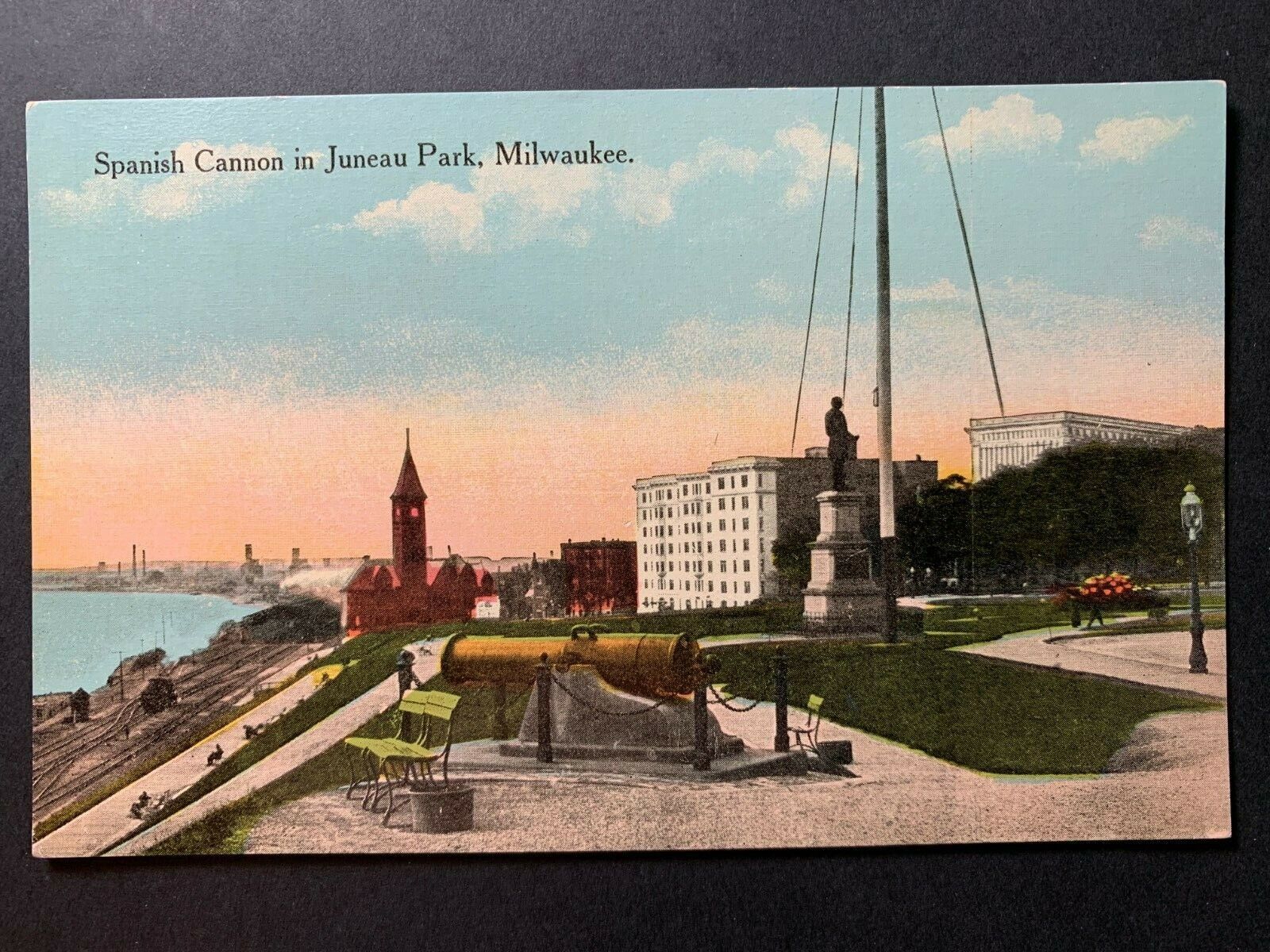 Postcard Milwaukee WI - c1910s Spanish Cannon in Juneau park
