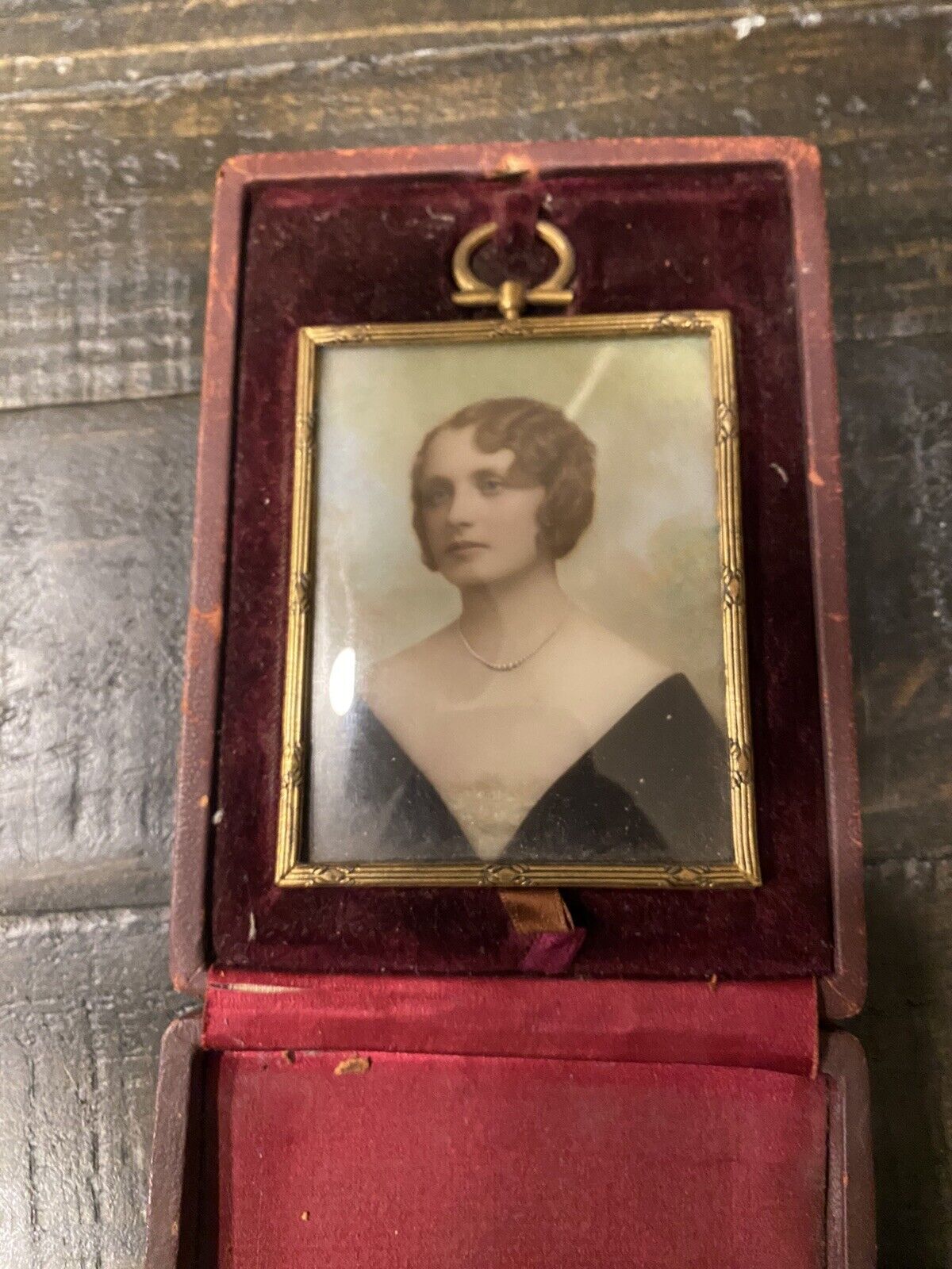 antique portrait In Leather Carrying Case Lined With Velvet Women Photography