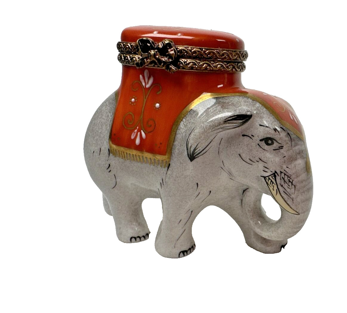 Limoges Peint Main Porcelain Trinket Box Elephant France