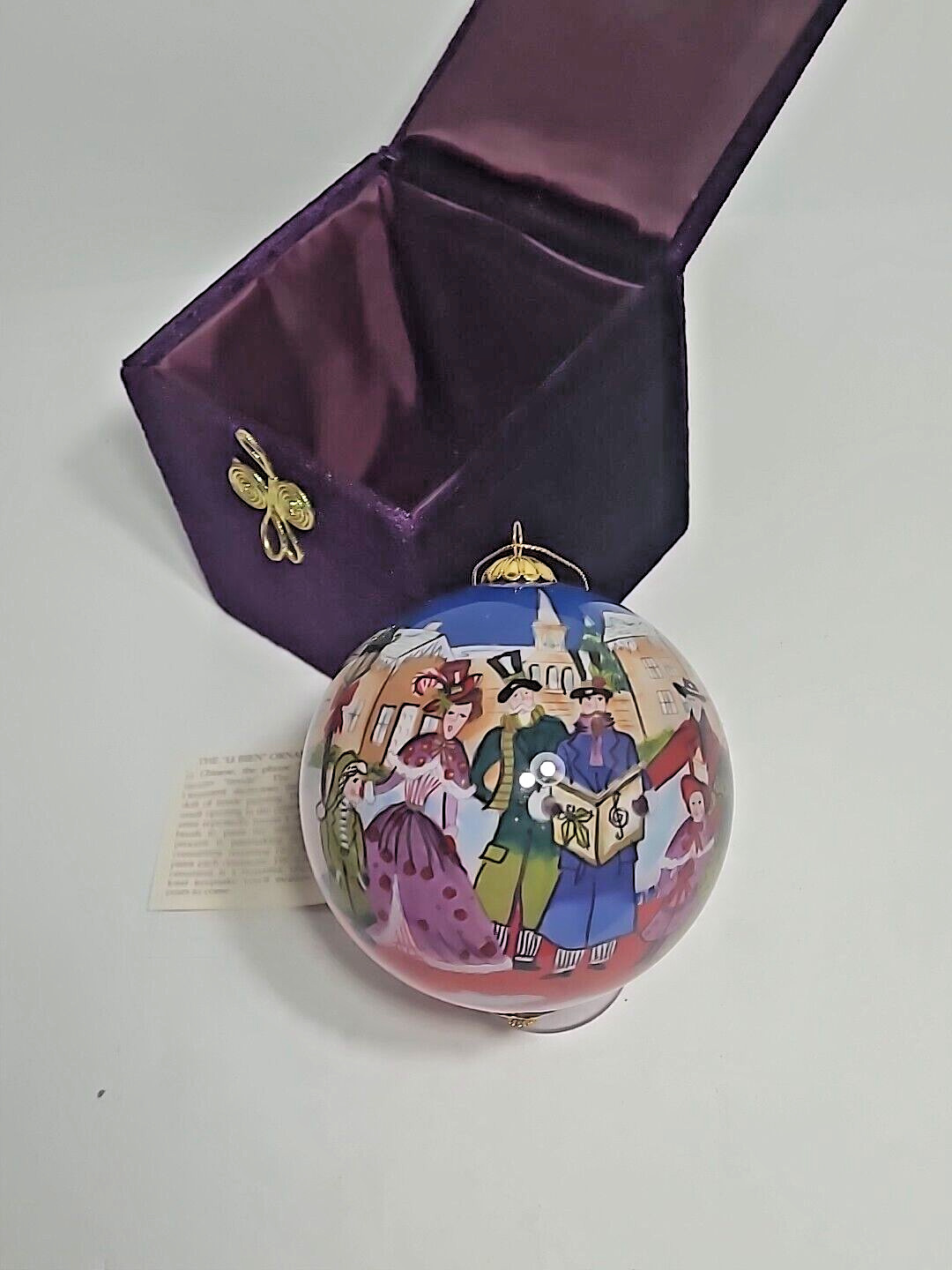 Pier 1 Li Bien 2004 Christmas Carolers 4” Glass Ball Ornament Purple Velvet Box