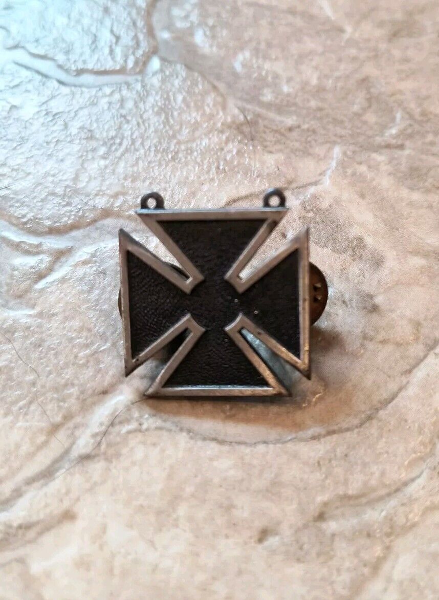 Vintage WW2 WWII Era US Army Sterling Silver Marksman Badge Military Pin