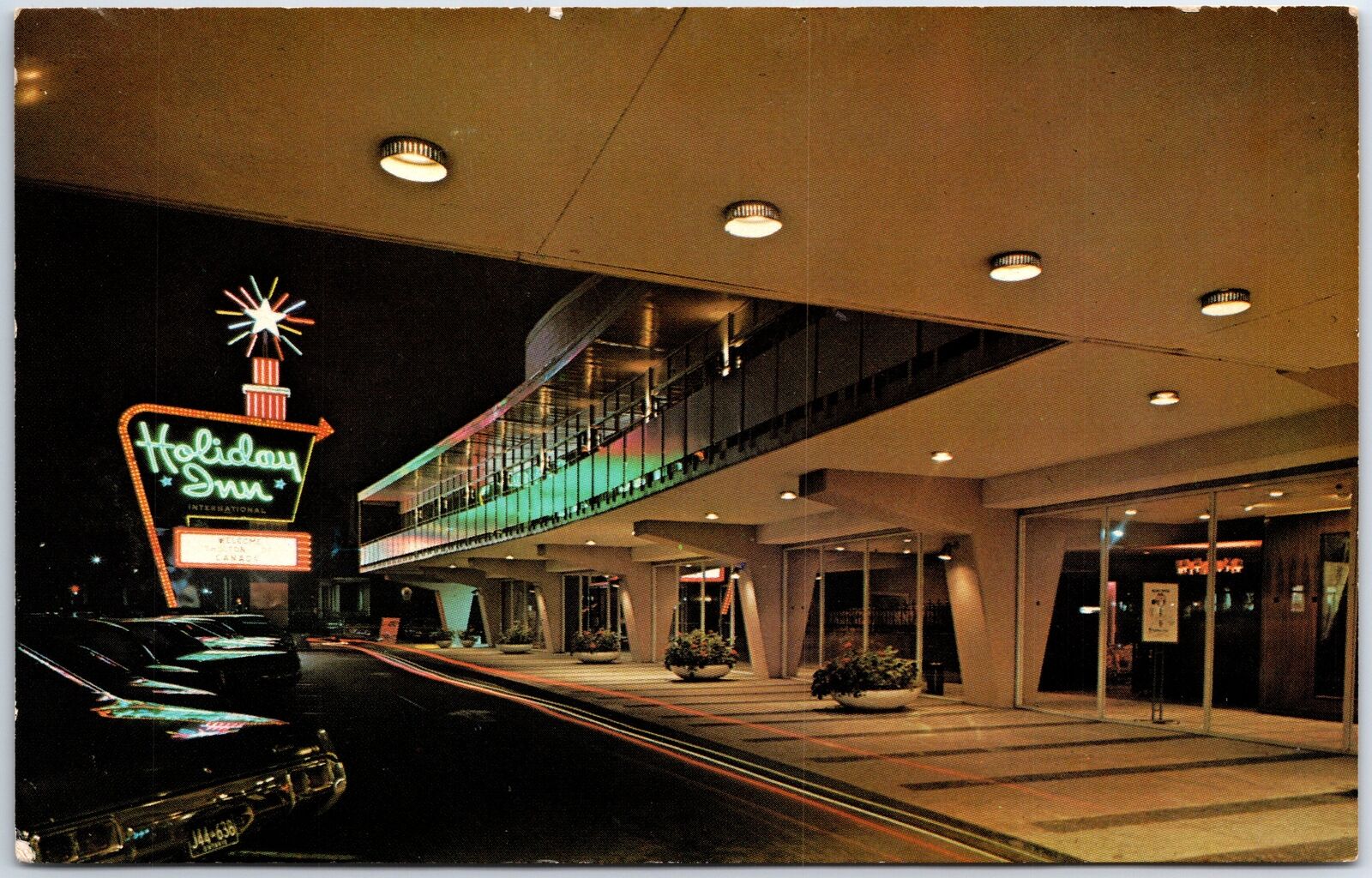 VINTAGE POSTCARD THE HOLIDAY INN HOTEL AT LONDON ONTARIO CANADA 1960s