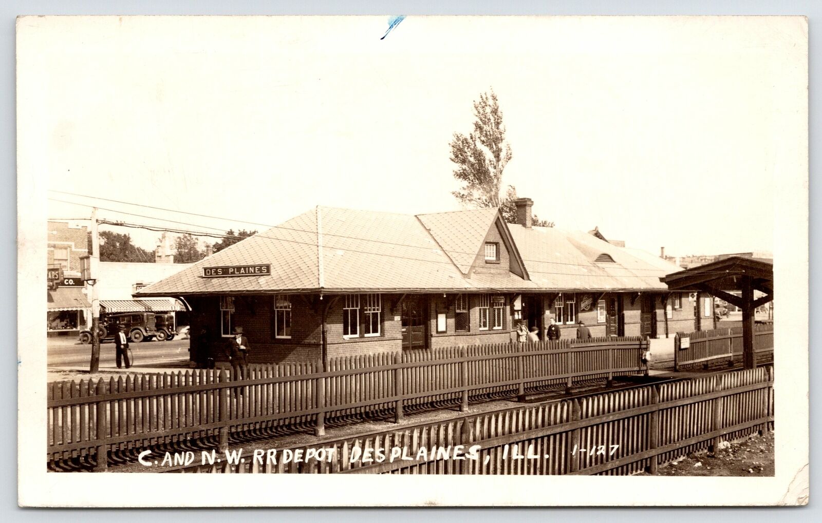 Des Plaines IL~Chicago & North Western Railroad Depot~Picket Fences RPPC 1946