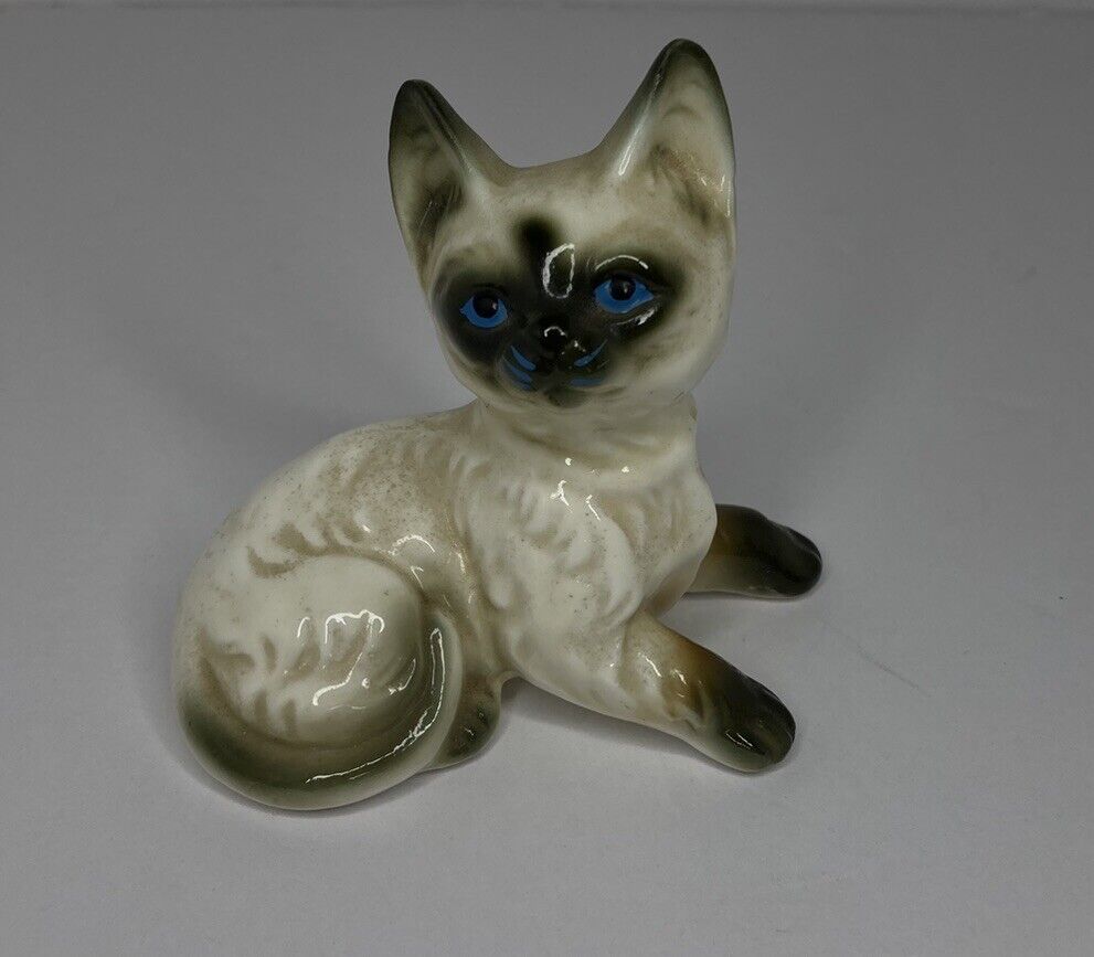 Vintage Enesco Blue Eyed Siamese Cat Figurine (1984)