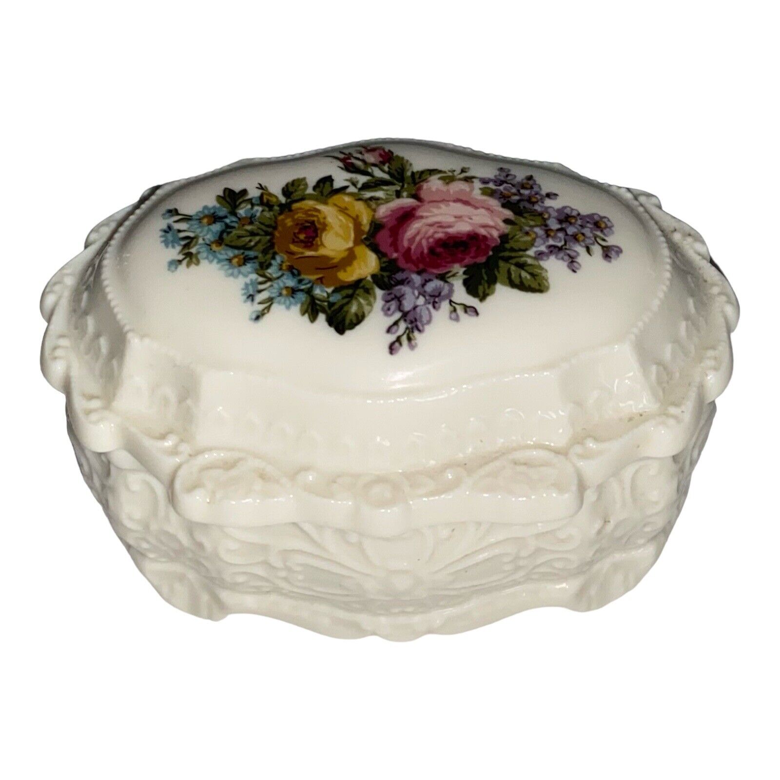 BEAUTIFUL Vintage Victorian White Floral Jewelry Trinket Keepsake Box Lid Flower