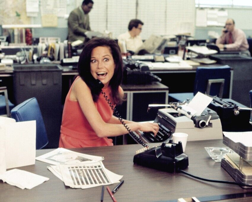 Mary Tyler Moore at Desk TV Show 8x10 inch Photo