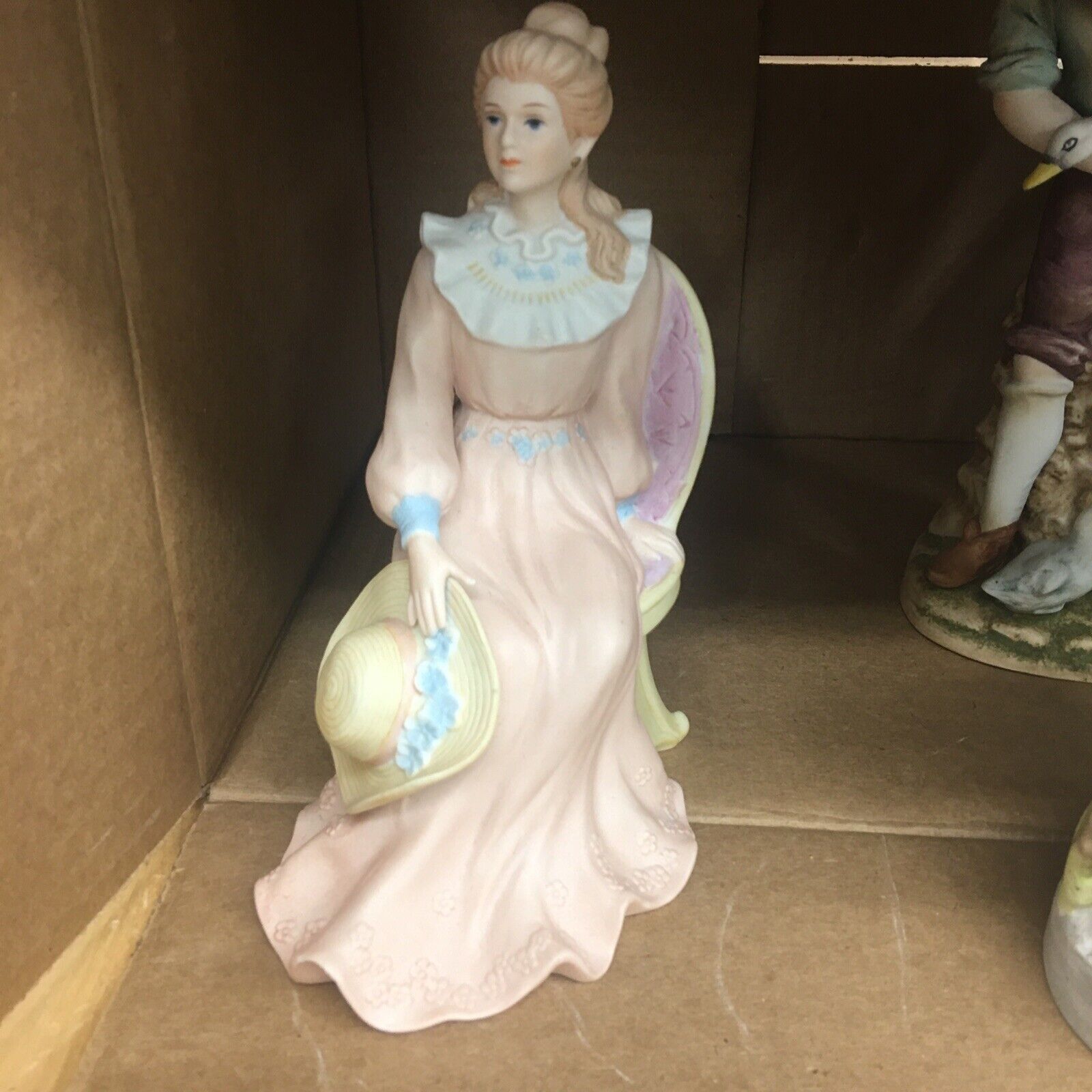 Homco Home Interiors Victorian Lady Courtneys Dream 1439 Porcelain Figurine