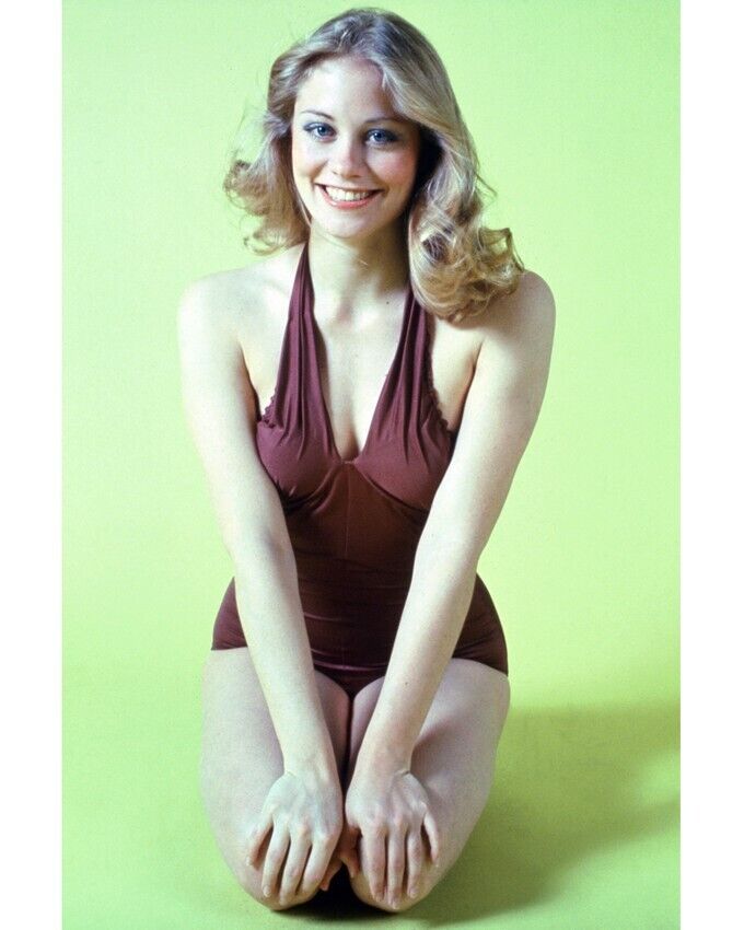 Cybill Shepherd in Swimsuit 1970's 8x10 inch Photo