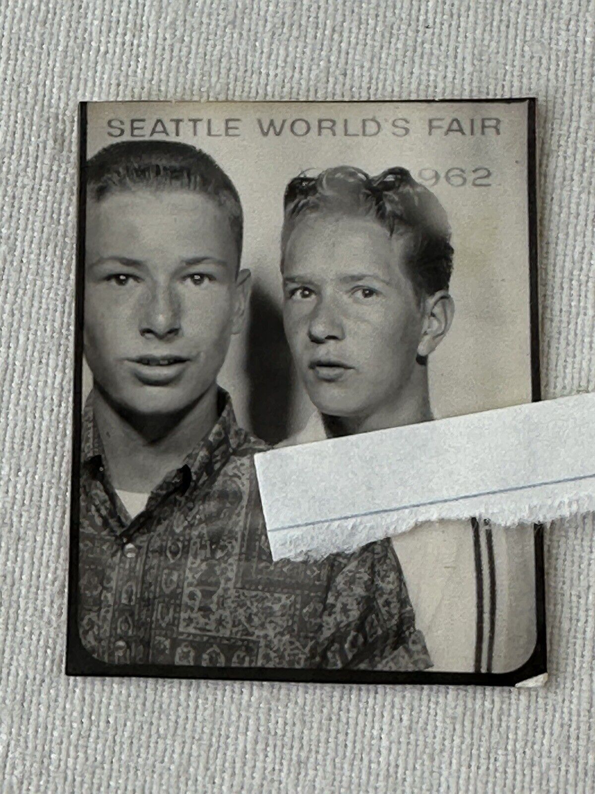 Vtg photo booth PHOTOGRAPH SEATTLE WORLDS FAIR 1962 boys teenagers RARE portrait