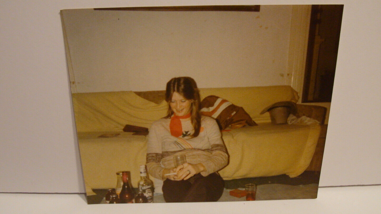 1980S VINTAGE FOUND PHOTOGRAPH ORIGINAL ART COLOR PHOTO PRETTY DRUNK WHITE GIRL