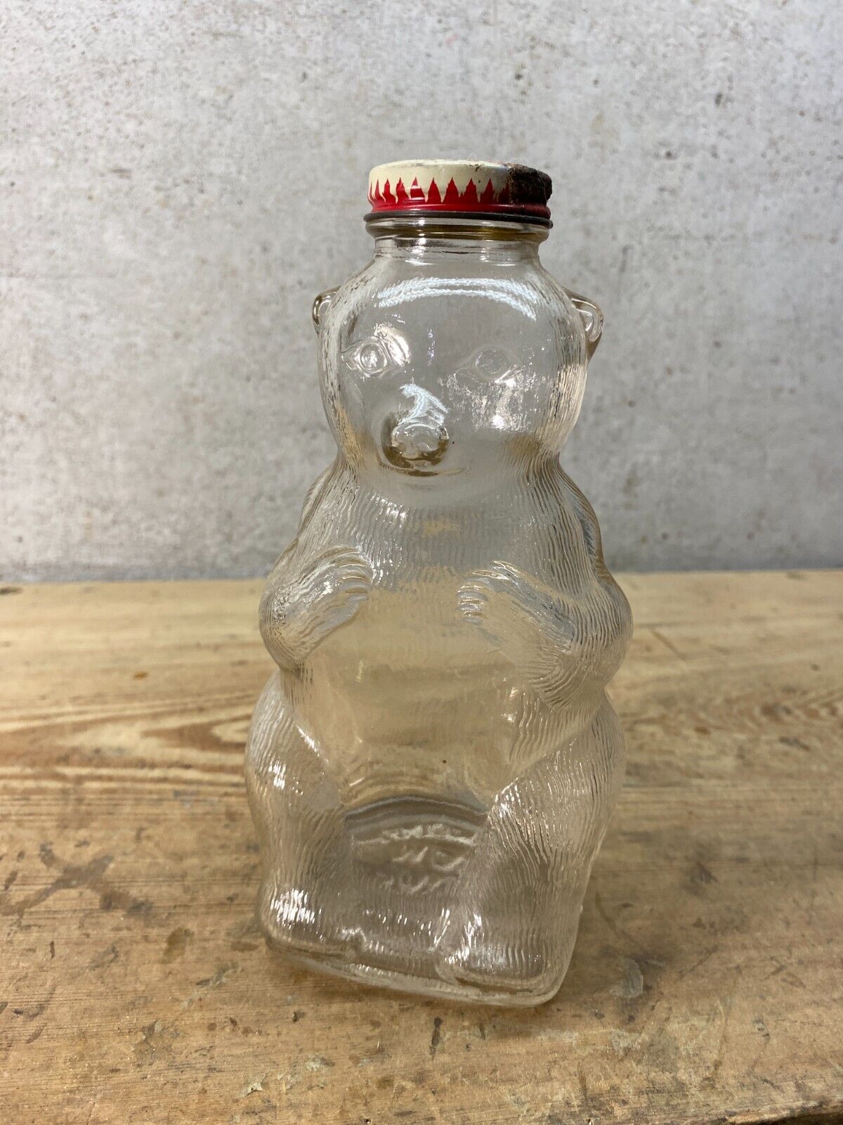 Vintage Snow Crest Beverages Clear Glass Bear Bank  Mass. 1950’s w/cap