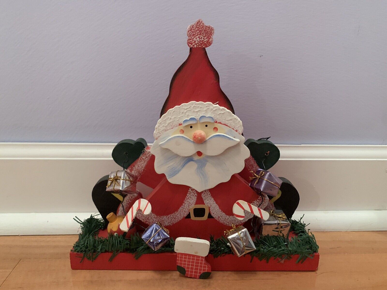 3D WOODEN CUTOUT - CHRISTMAS SANTA CLAUS HOLDING PRESENTS DECORATION - 10” x 10\