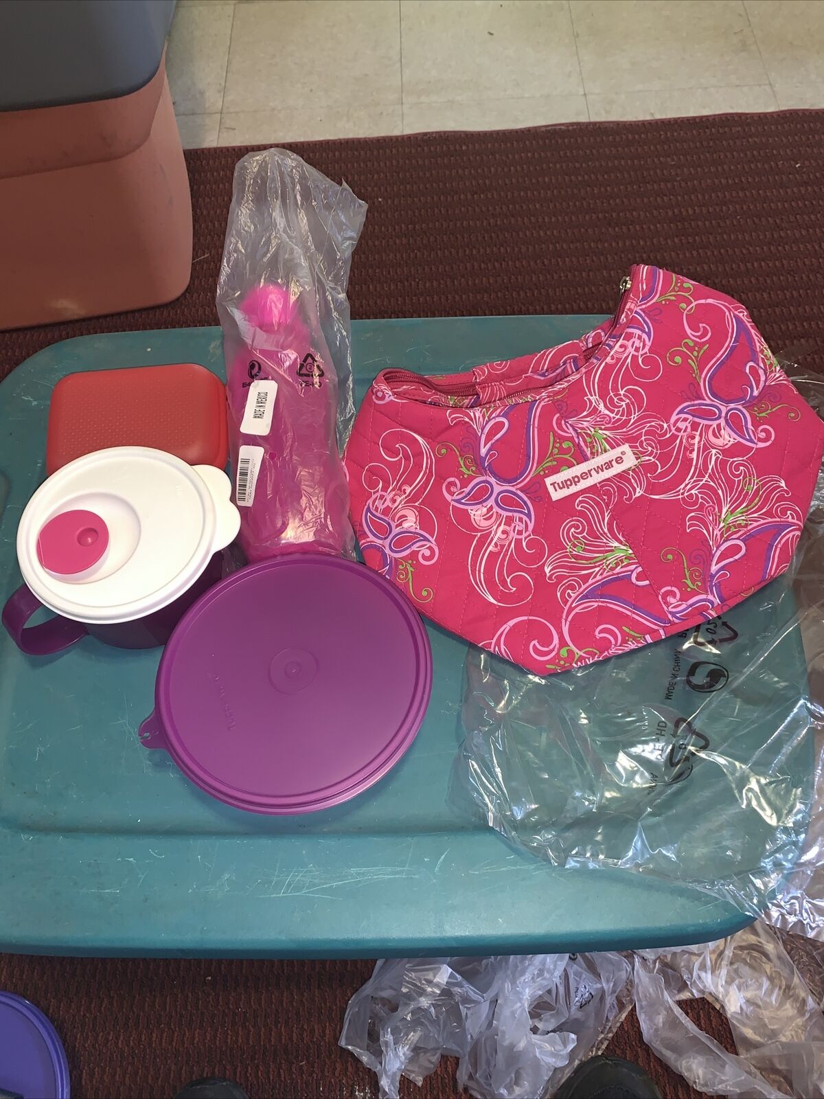 Tupperware Spring Fashion Surprise Lunch Set Hobo Style Pinks New Rare 5 Piece