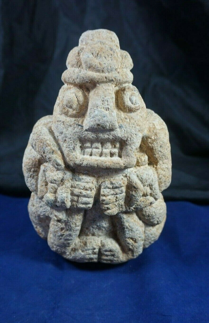 Peruvian Pre Columbian Chavin Style culture - Sculpture carved in stone