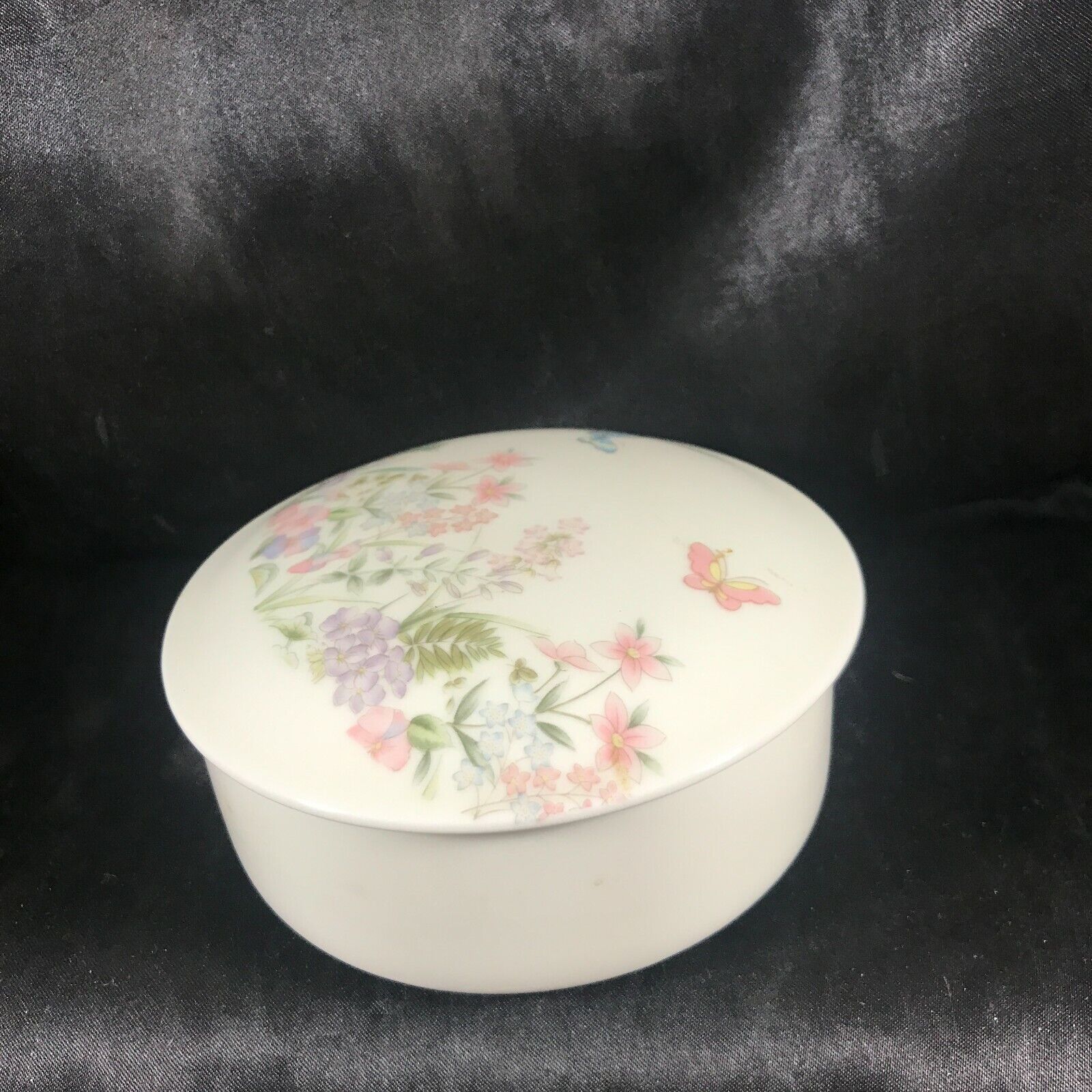 Vintage Porcelain Floral Butterfly Covered Trinket Dish 4-3/4”