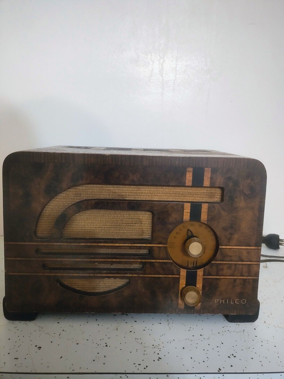 Vintage Philco 37 - 602 Art Deco tube radio